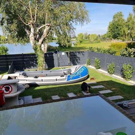 Ferienhaus Am See Hungen Exteriör bild