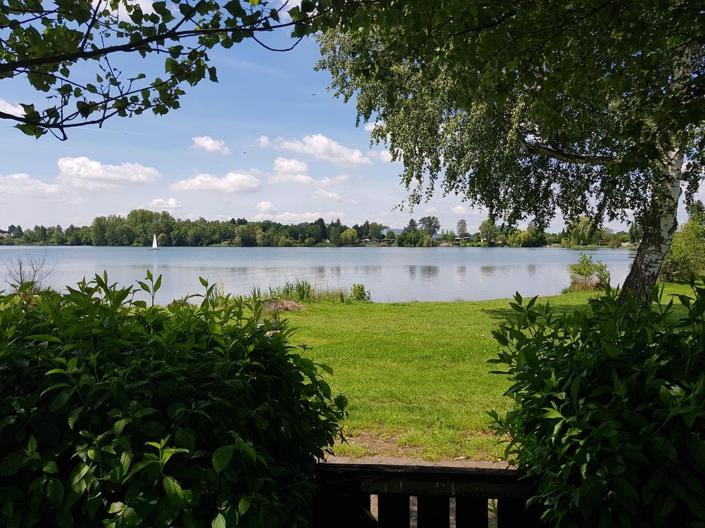 Ferienhaus Am See Hungen Exteriör bild